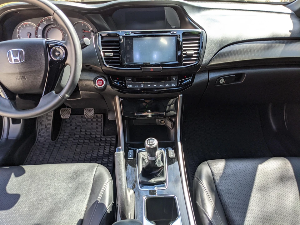 2016 Honda Accord 9th Gen - Image 28 of 31