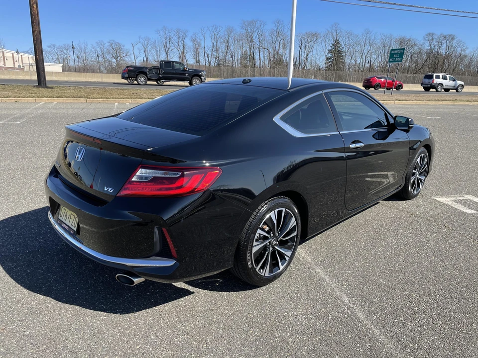 2016 Honda Accord 9th Gen - Image 5 of 31