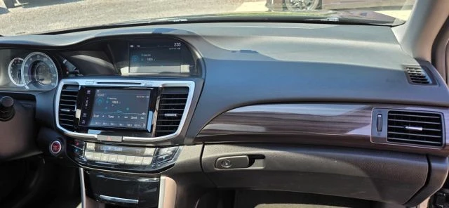 2016 Honda Accord 9th Gen - Image 13 of 19