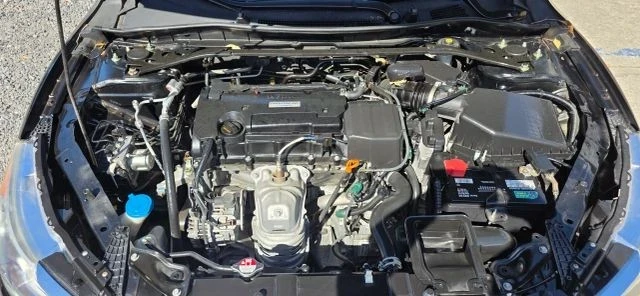2016 Honda Accord 9th Gen - Image 9 of 19