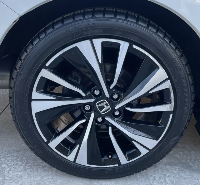 2016 Honda Accord 9th Gen - Image 15 of 21