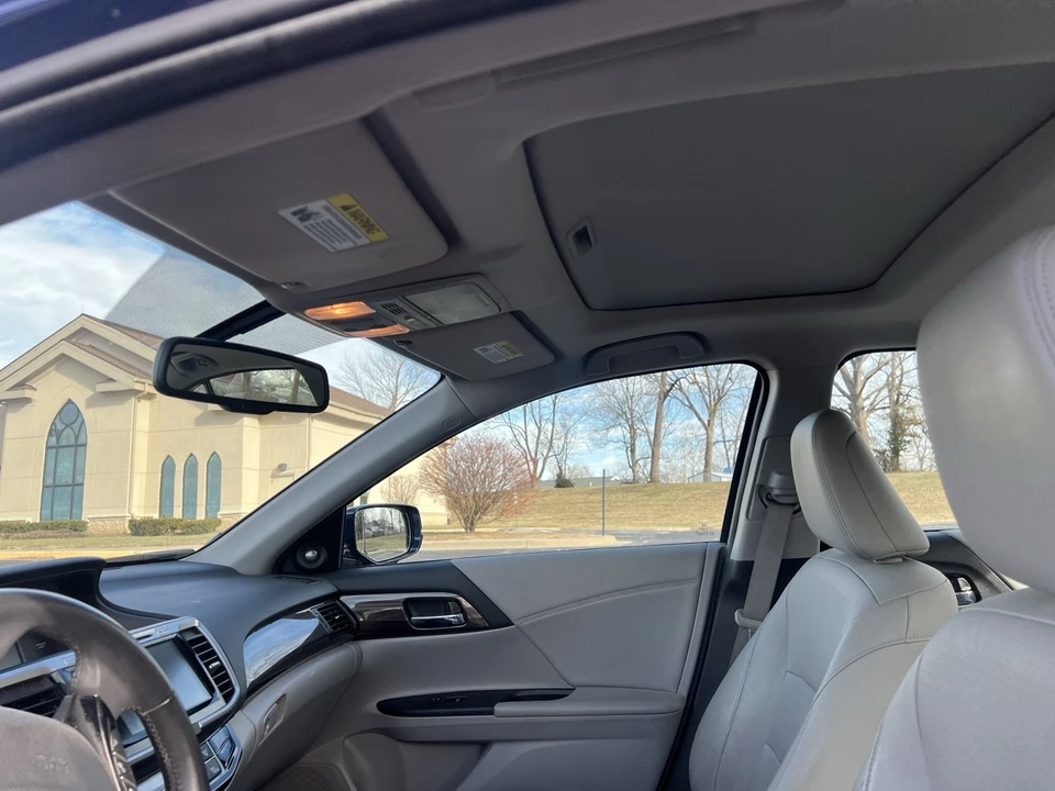 2016 Honda Accord 9th Gen - Image 20 of 21