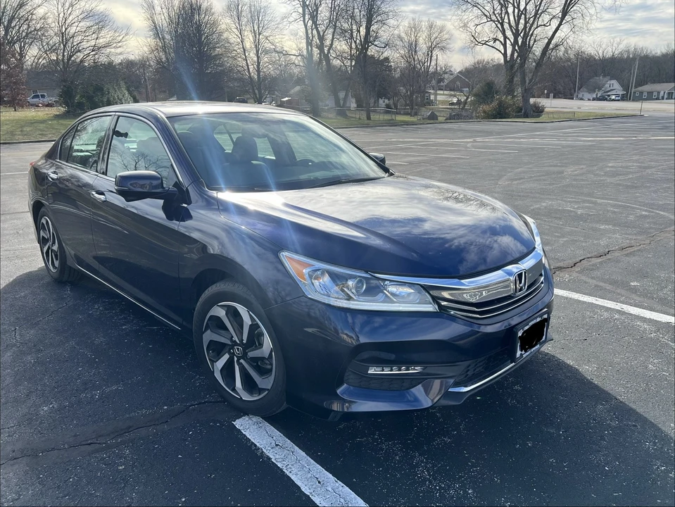 2016 Honda Accord 9th Gen - Image 12 of 21