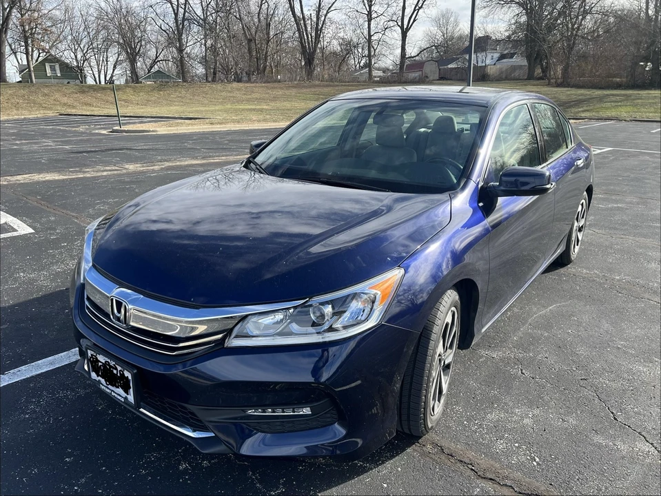 2016 Honda Accord 9th Gen - Image 2 of 21