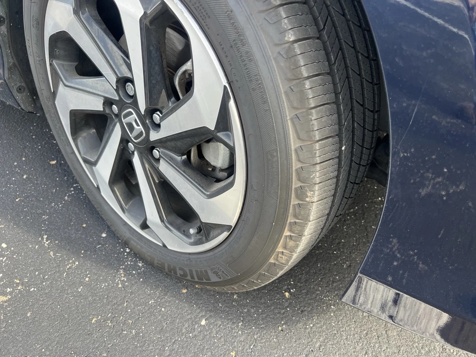 2016 Honda Accord 9th Gen - Image 16 of 21