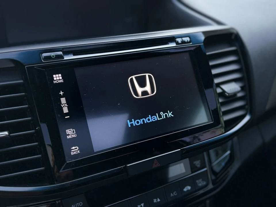 2016 Honda Accord 9th Gen - Image 22 of 26