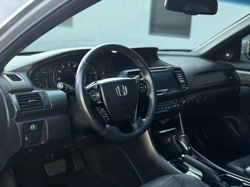 2016 Honda Accord 9th Gen - Image 12 of 26