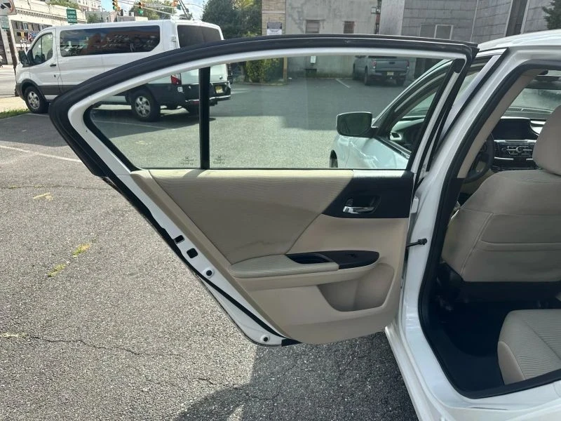2016 Honda Accord 9th Gen - Image 10 of 12