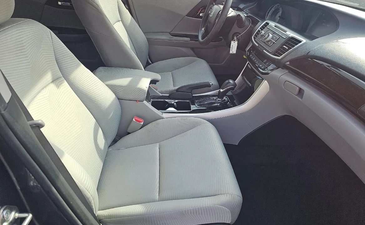 2016 Honda Accord 9th Gen - Image 8 of 12