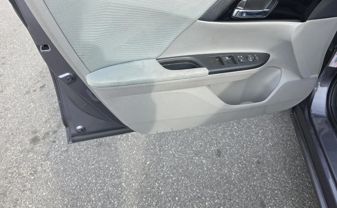 2016 Honda Accord 9th Gen - Image 9 of 12