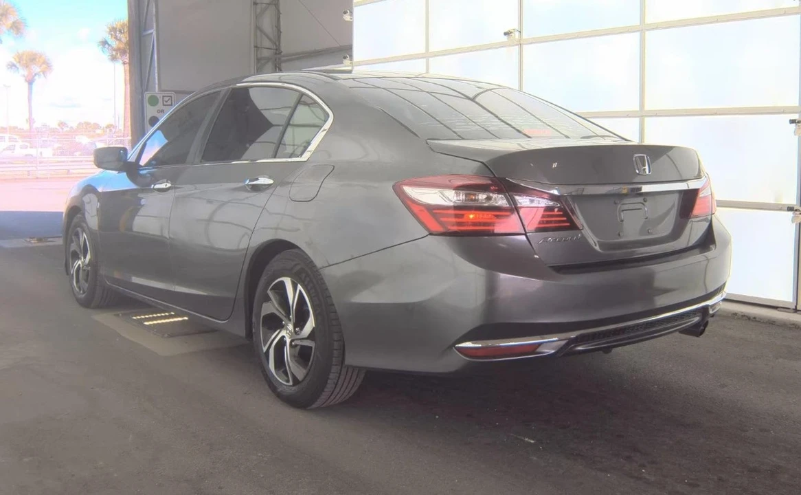 2016 Honda Accord 9th Gen - Image 6 of 12