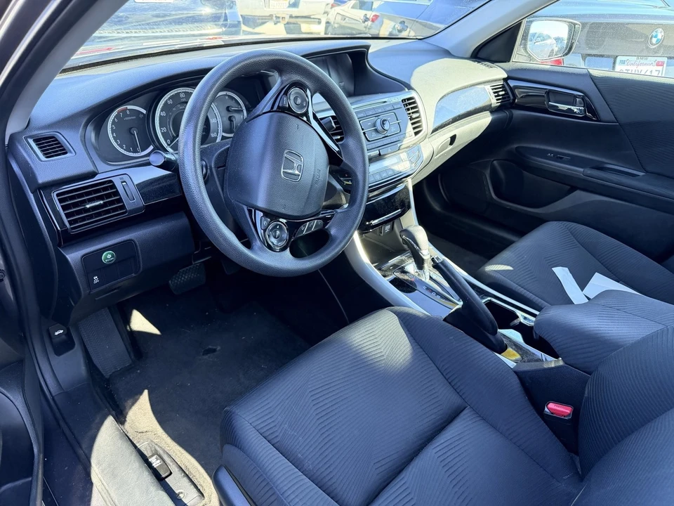 2016 Honda Accord 9th Gen - Image 5 of 6