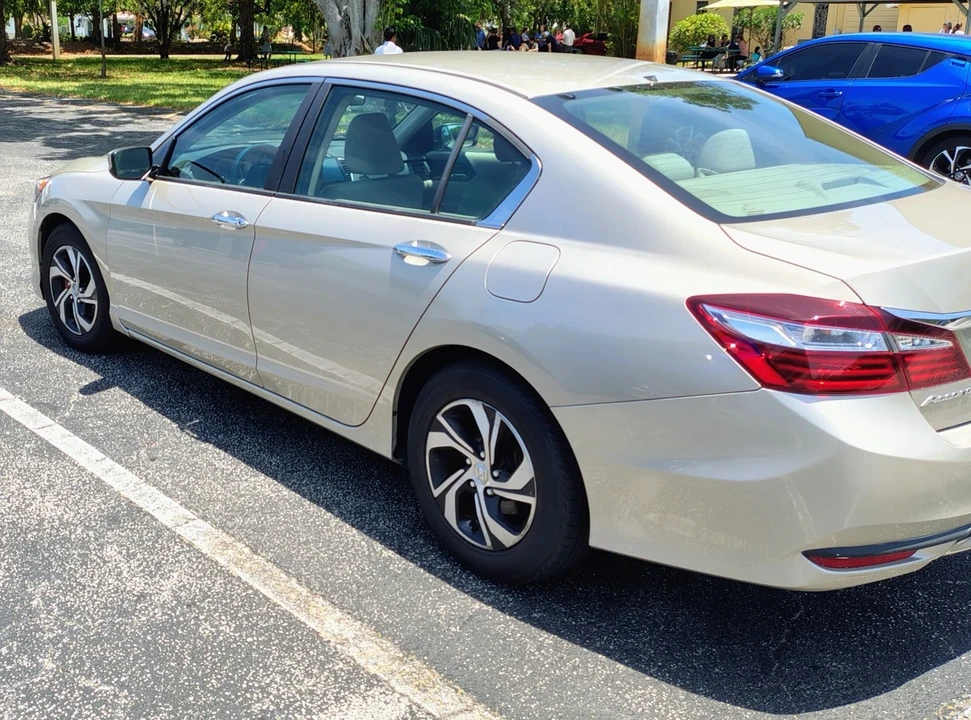 2016 Honda Accord 9th Gen - Image 3 of 11