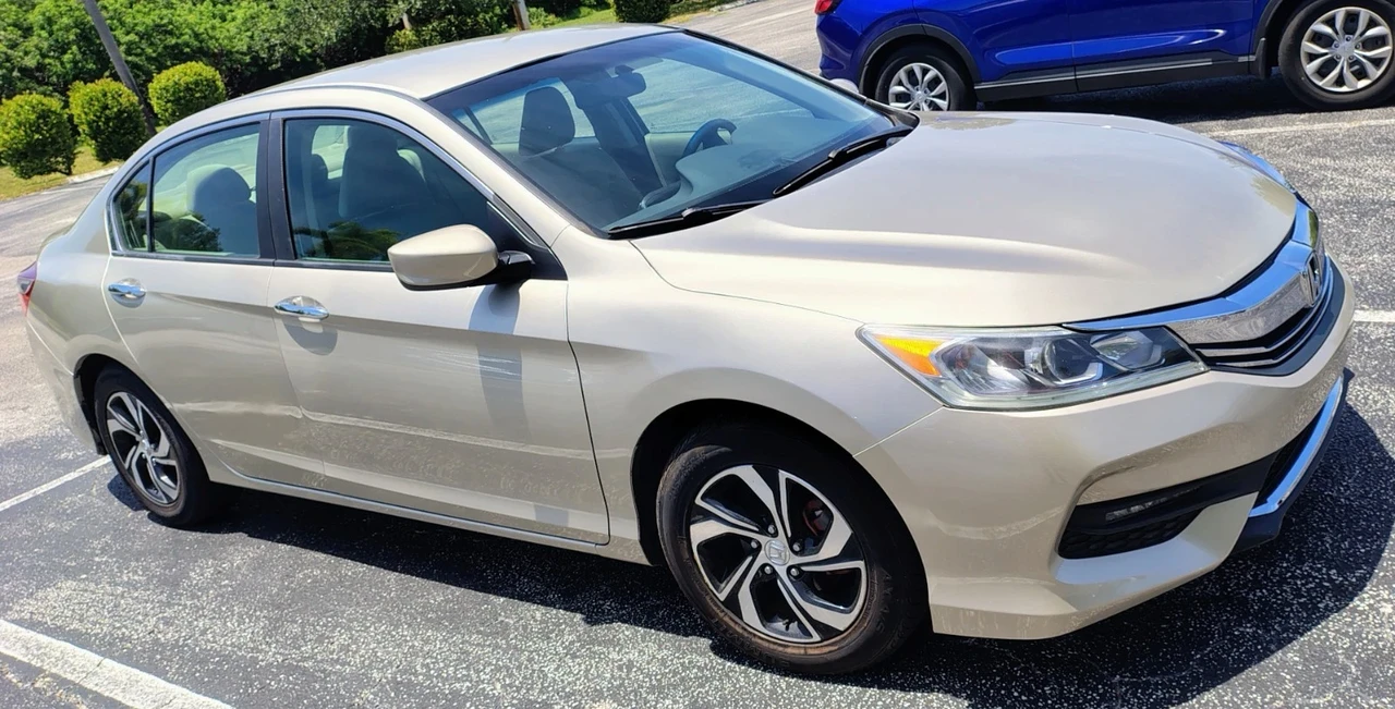 2016 Honda Accord 9th Gen - Image 2 of 11