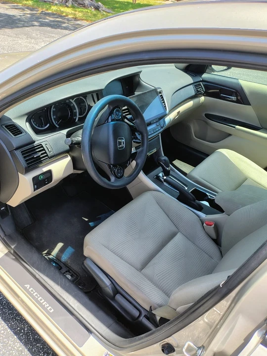 2016 Honda Accord 9th Gen - Image 9 of 11