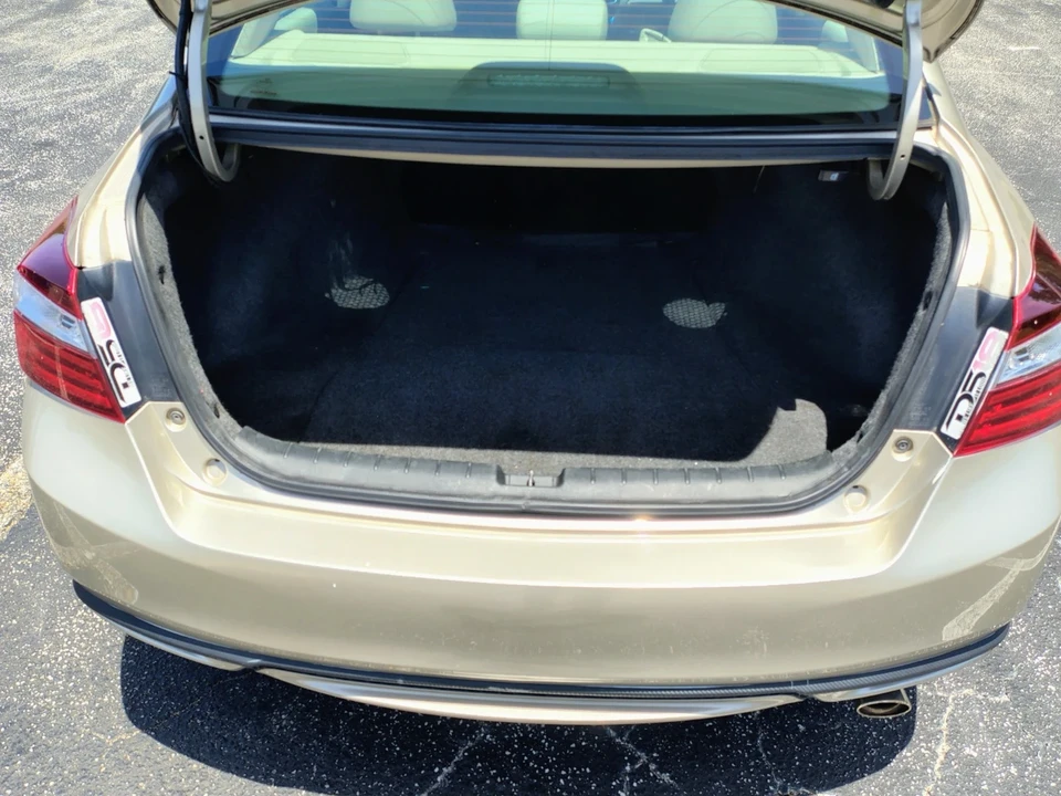 2016 Honda Accord 9th Gen - Image 6 of 11