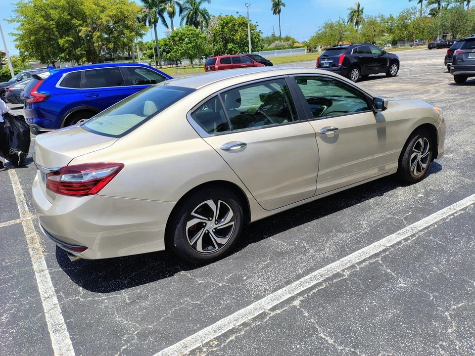 2016 Honda Accord 9th Gen - Image 5 of 11