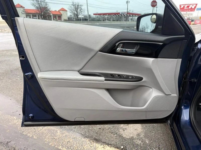 2016 Honda Accord 9th Gen - Image 11 of 12