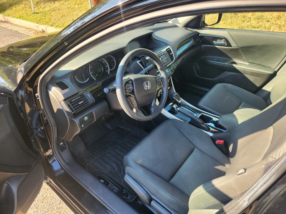 2016 Honda Accord 9th Gen - Image 13 of 15