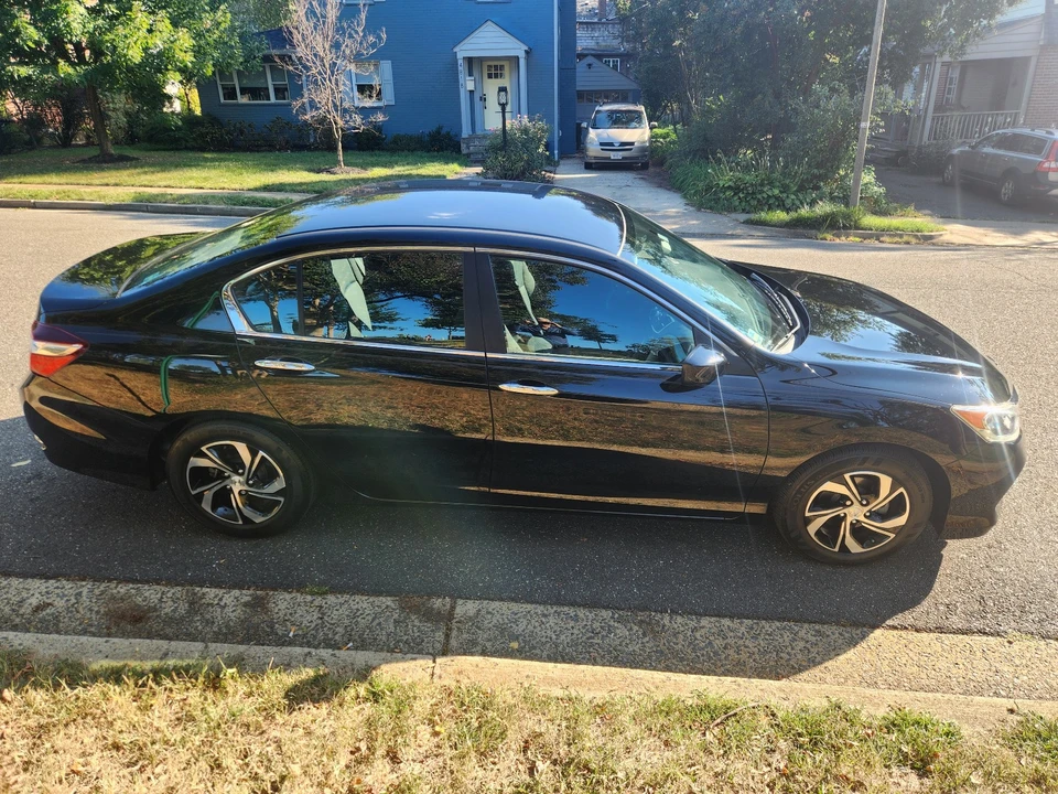 2016 Honda Accord 9th Gen - Image 7 of 15