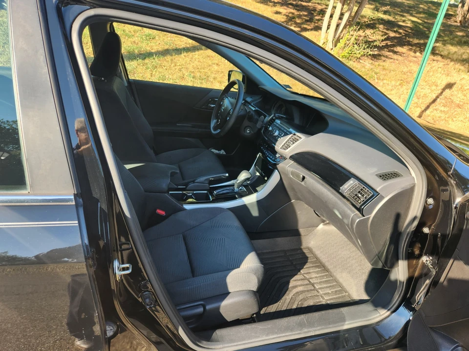 2016 Honda Accord 9th Gen - Image 10 of 15