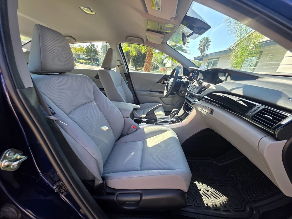 2016 Honda Accord 9th Gen - Image 18 of 21