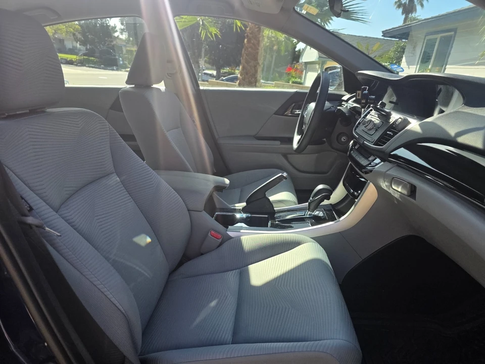 2016 Honda Accord 9th Gen - Image 17 of 21