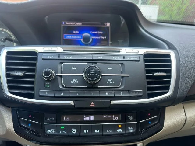 2016 Honda Accord 9th Gen - Image 15 of 19