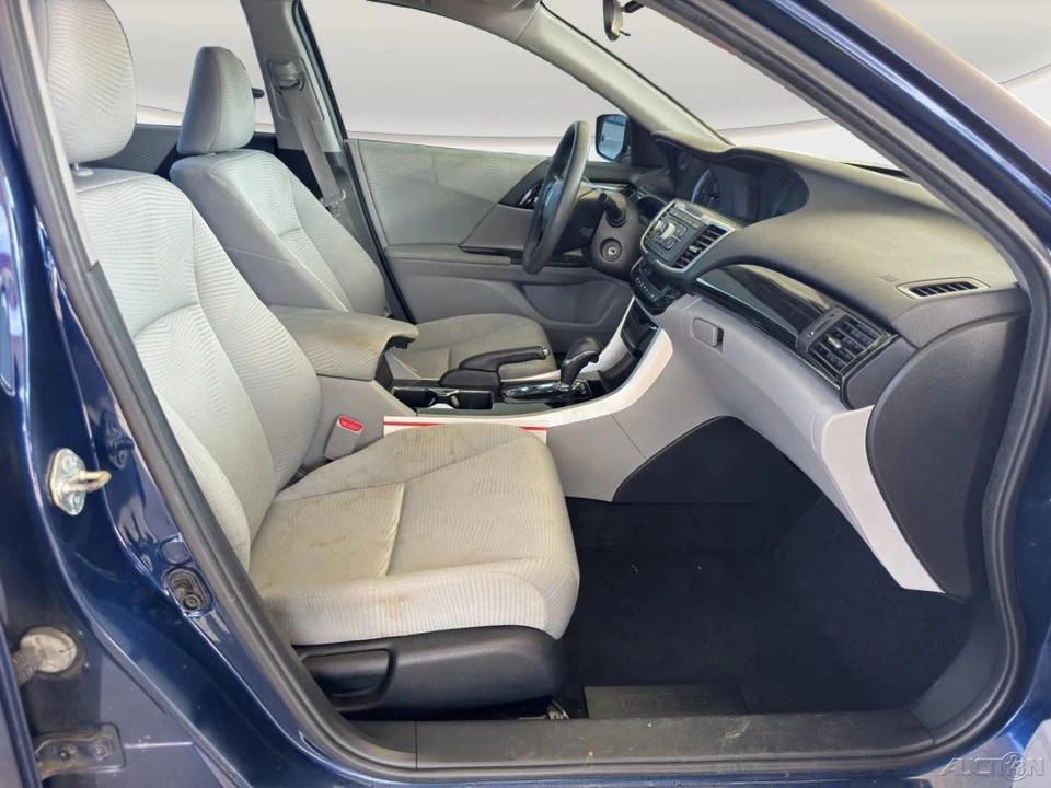 2016 Honda Accord 9th Gen - Image 19 of 21