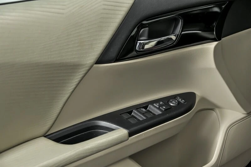 2016 Honda Accord 9th Gen - Image 17 of 21