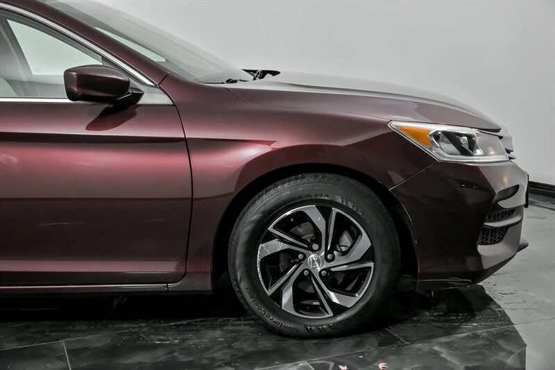 2016 Honda Accord 9th Gen - Image 14 of 21