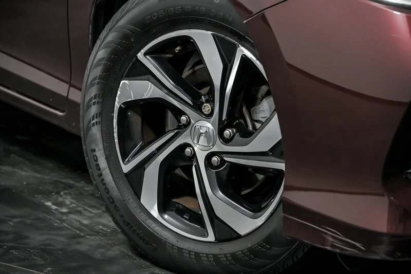 2016 Honda Accord 9th Gen - Image 3 of 21