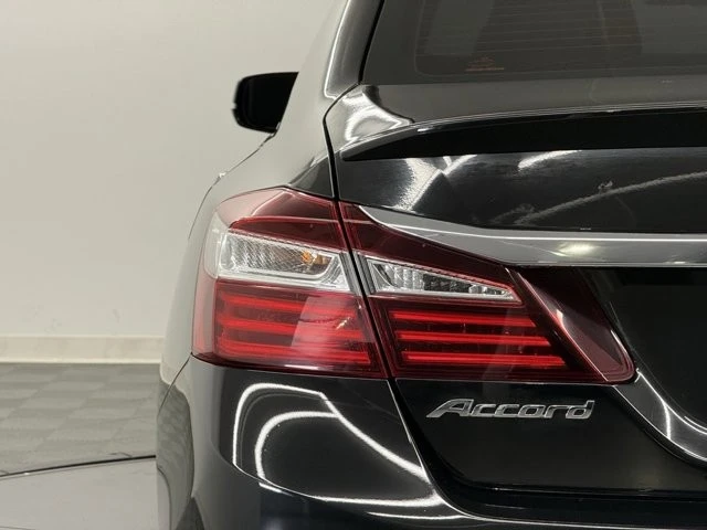 2016 Honda Accord 9th Gen - Image 9 of 12