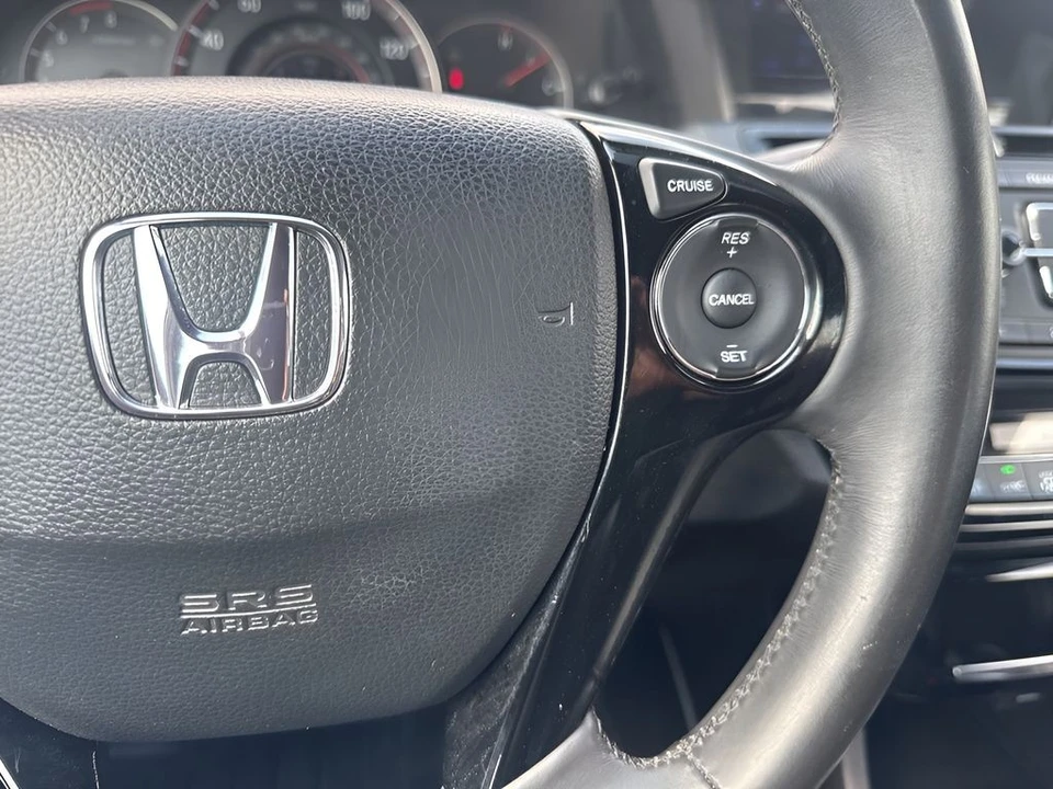 2016 Honda Accord 9th Gen - Image 15 of 21