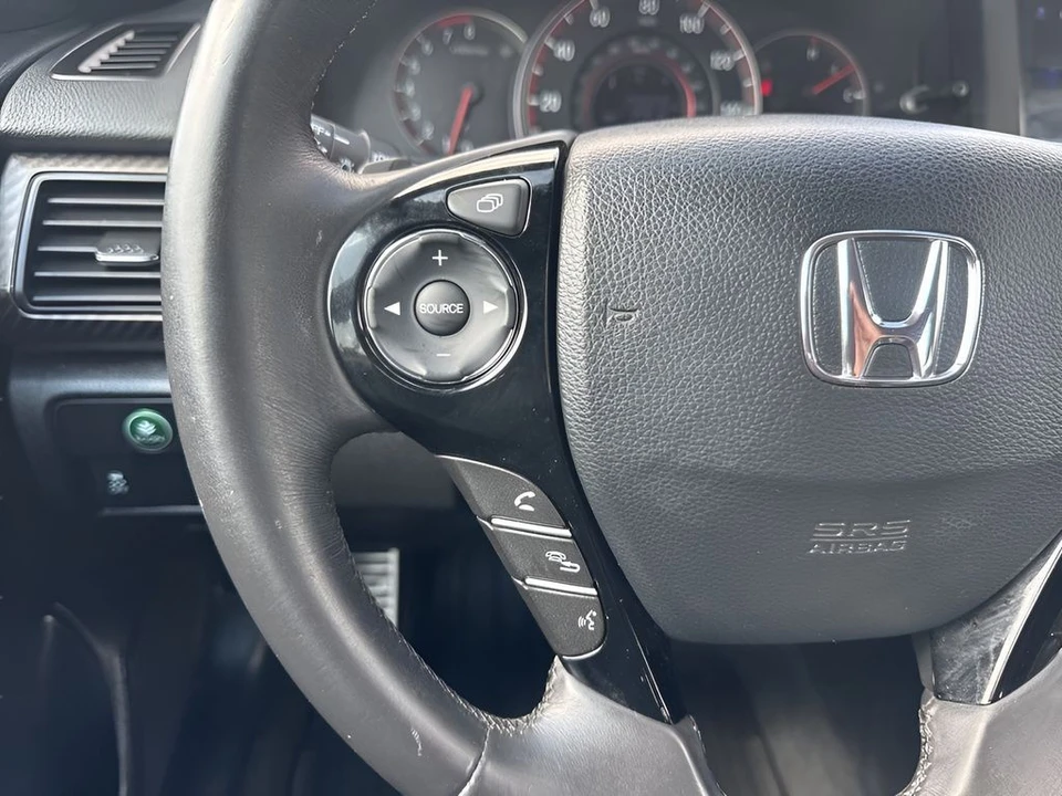 2016 Honda Accord 9th Gen - Image 14 of 21