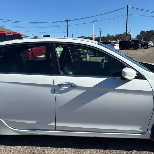 2016 Honda Accord 9th Gen - Image 11 of 12