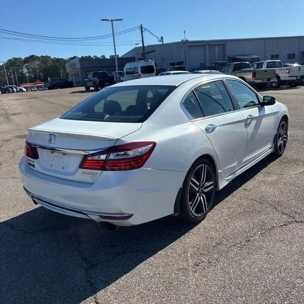 2016 Honda Accord 9th Gen - Image 8 of 12