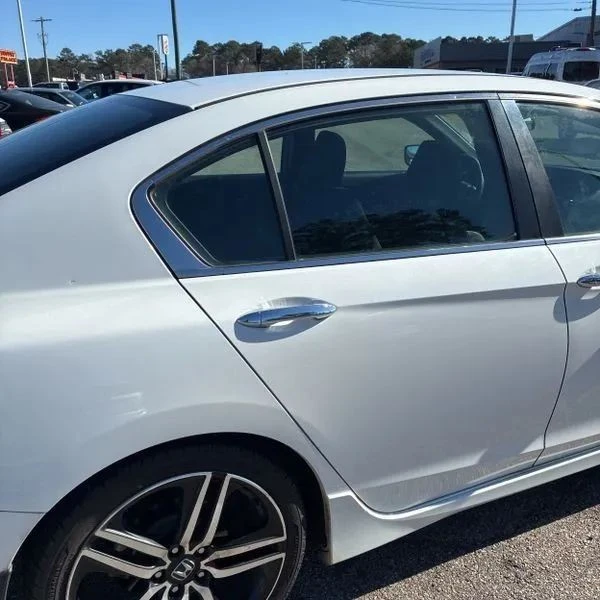 2016 Honda Accord 9th Gen - Image 9 of 12