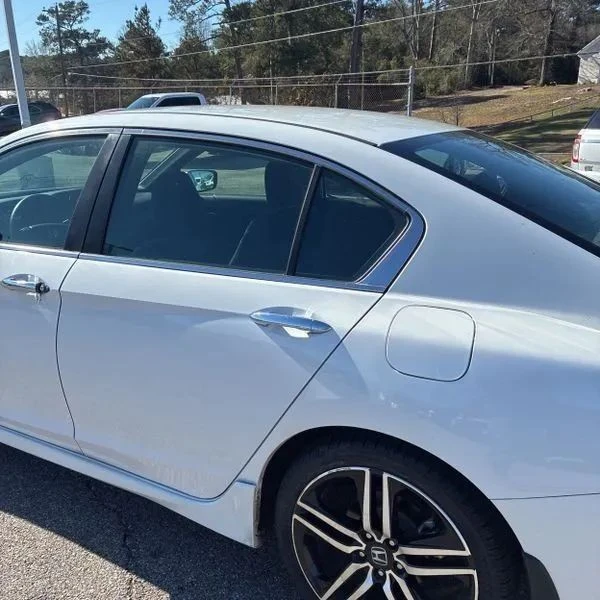 2016 Honda Accord 9th Gen - Image 6 of 12