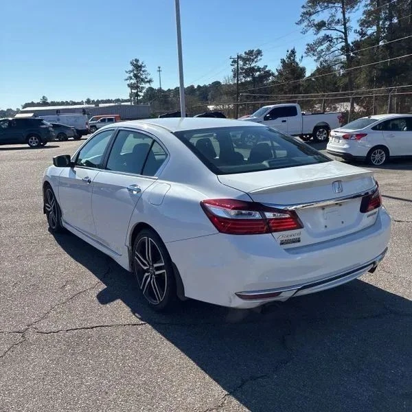 2016 Honda Accord 9th Gen - Image 5 of 12
