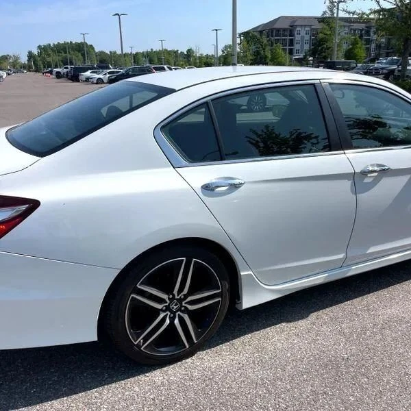 2016 Honda Accord 9th Gen - Image 8 of 12
