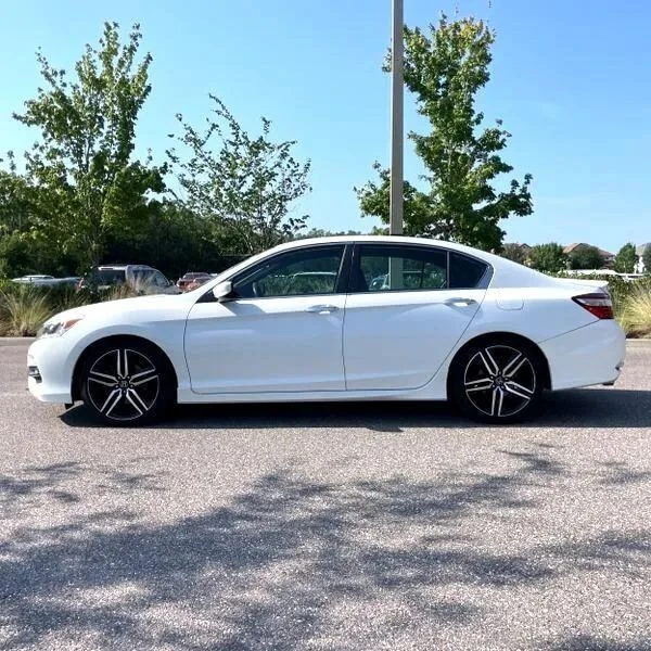 2016 Honda Accord 9th Gen - Image 3 of 12