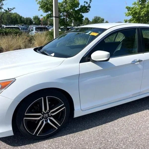 2016 Honda Accord 9th Gen - Image 2 of 12