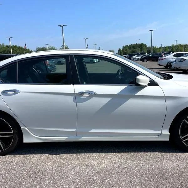2016 Honda Accord 9th Gen - Image 9 of 12