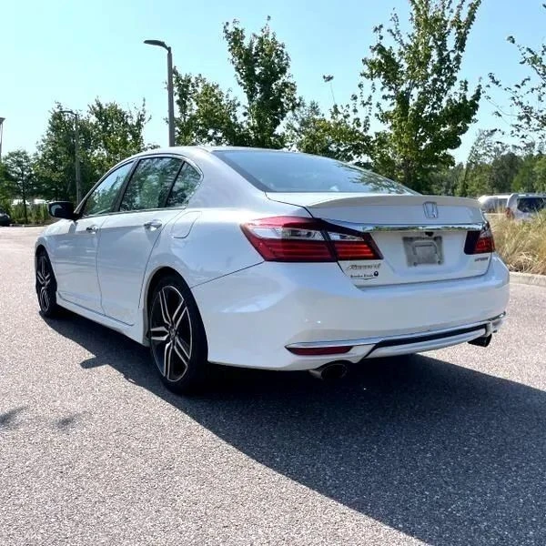 2016 Honda Accord 9th Gen - Image 5 of 12