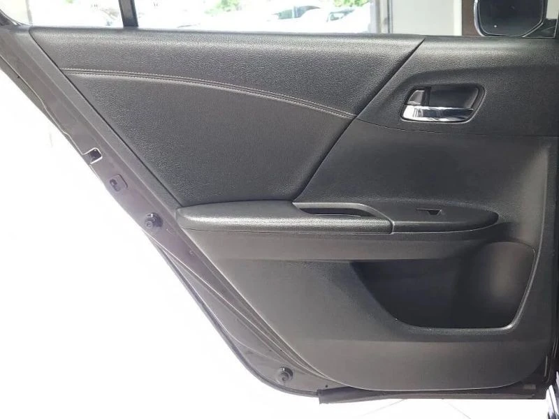 2016 Honda Accord 9th Gen - Image 11 of 12