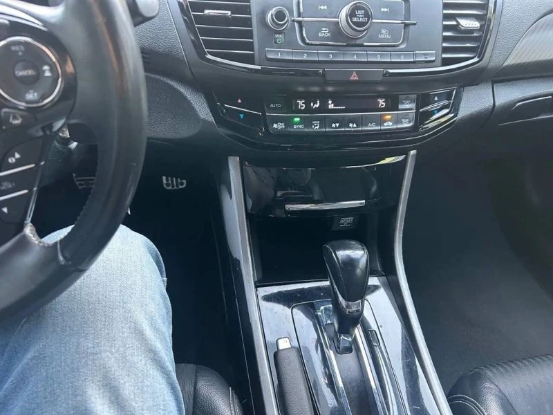 2016 Honda Accord 9th Gen - Image 11 of 12
