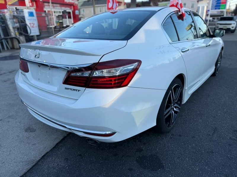 2016 Honda Accord 9th Gen - Image 5 of 10