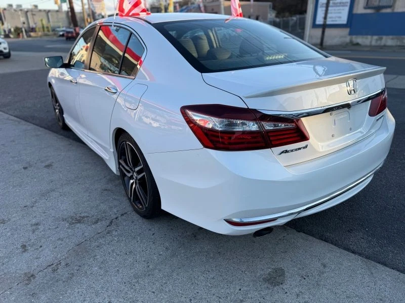 2016 Honda Accord 9th Gen - Image 6 of 10