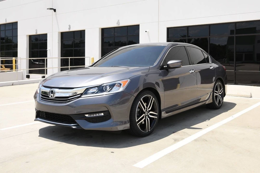 2016 Honda Accord 9th Gen - Image 4 of 17